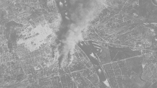 Muzeum Powstania Warszawskiego — dekoracja tło